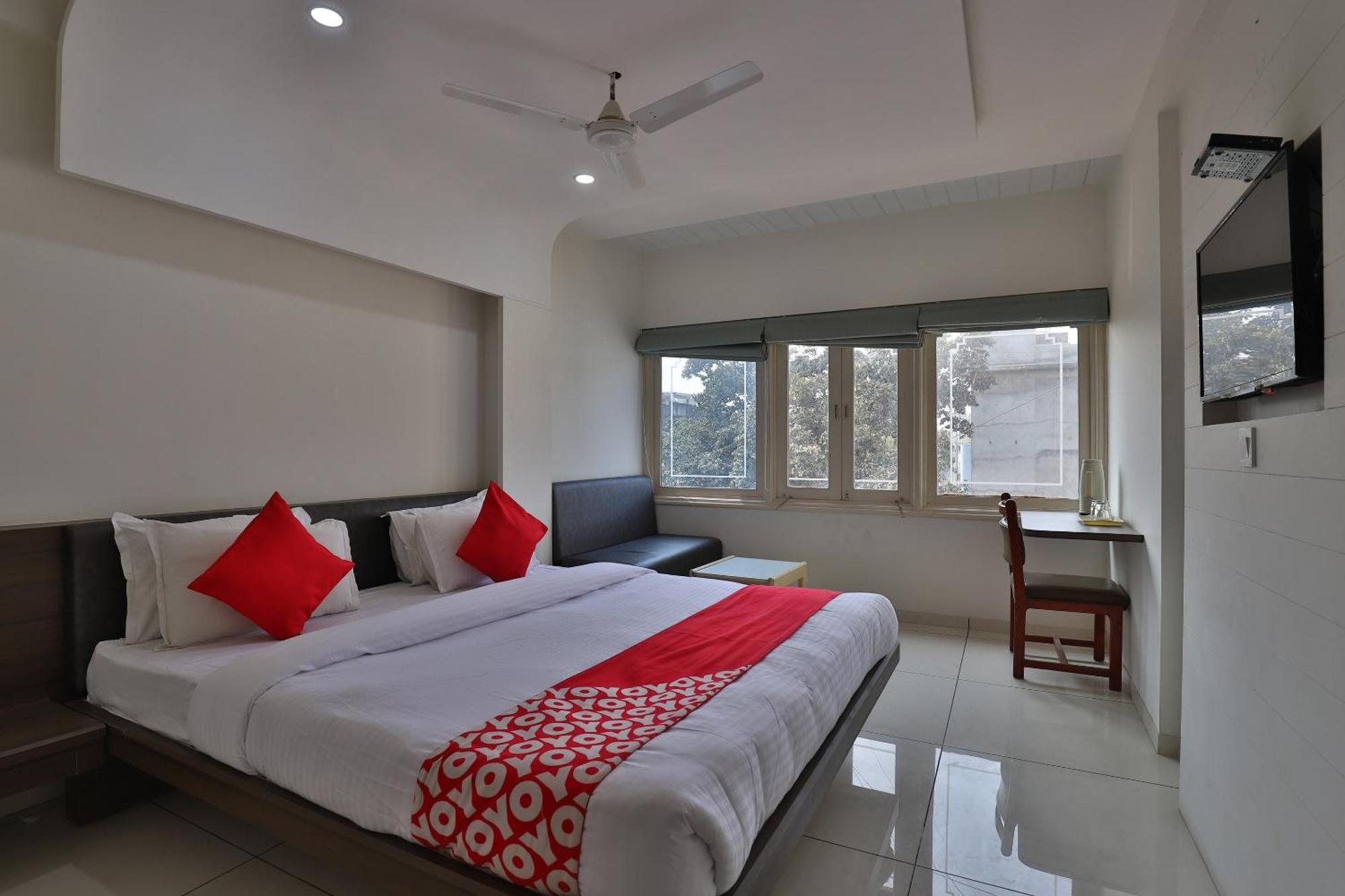 Hotel Collection O Panchsheel Vadodara Exterior foto