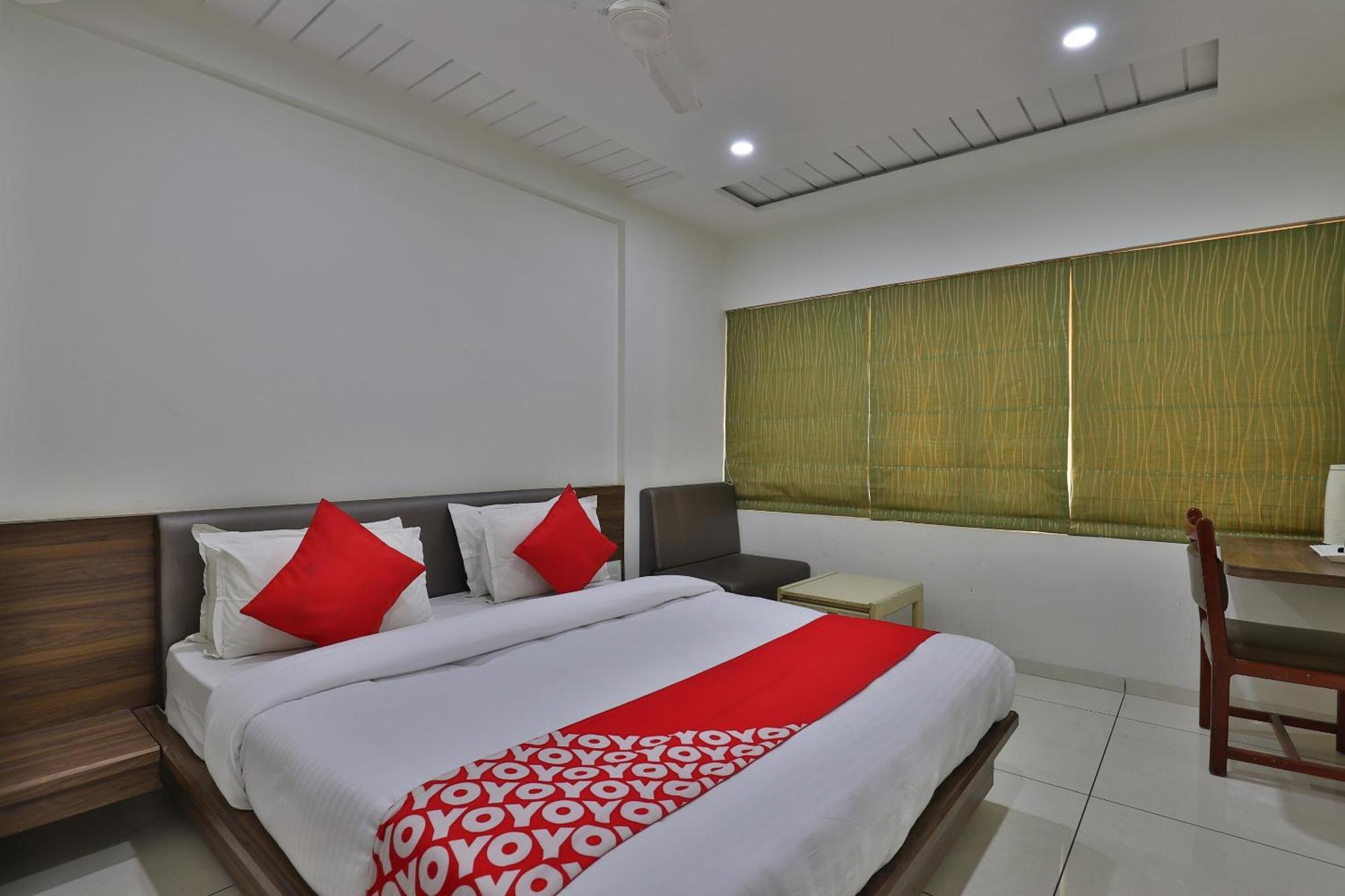 Hotel Collection O Panchsheel Vadodara Exterior foto